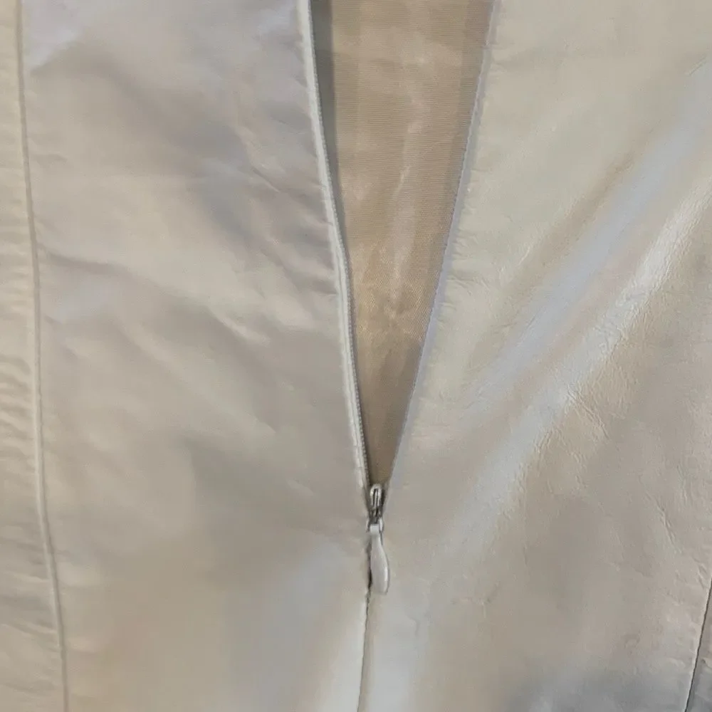 Dangerous Threads Women's 8 white leather with gold bead neck thin strap dress - Picture 9 of 16